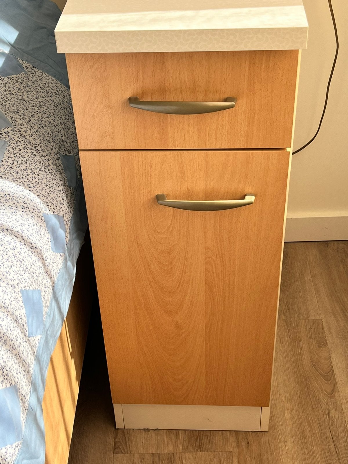 Hoog smal kastje met lade en linksdraaiende deur, Huis en Inrichting, Ophalen, Zo goed als nieuw, Minder dan 45 cm, 70 cm of meer