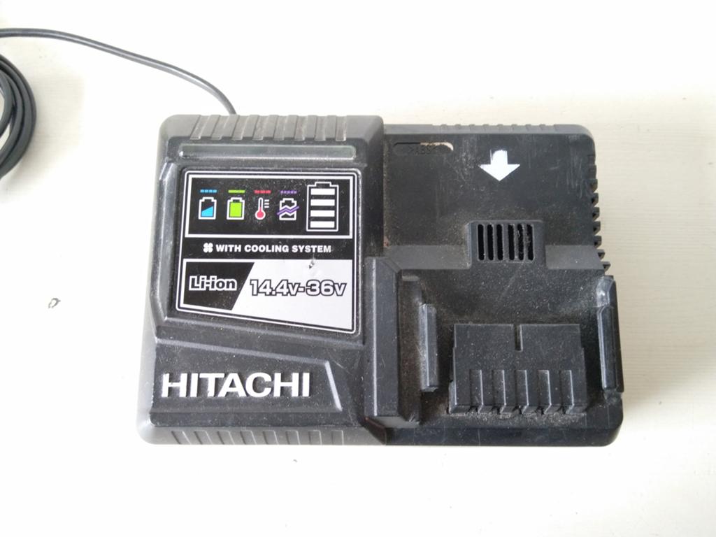 HITACHI lader UC 36YSL voor Accu's van 14,4 - 36V, Ophalen of Verzenden, Gebruikt