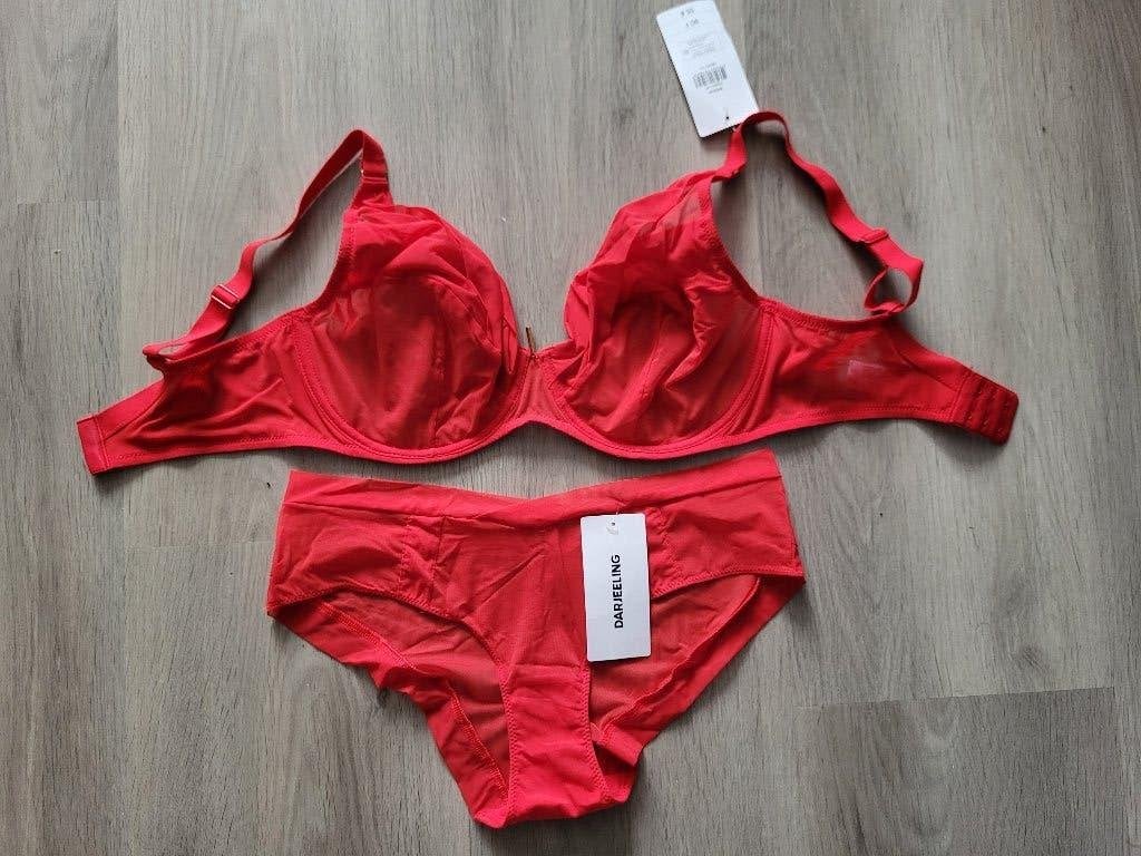 Nieuwe lingerieset van Darjeeling, Darjeeling, Verzenden, Rood, Setje