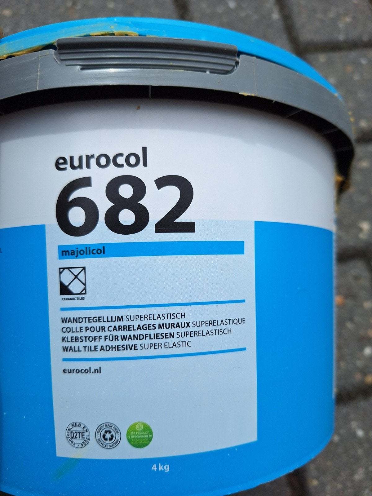 Eurocol 682 Majolicol wandtegellijm en 717 voegmateriaal, Ophalen