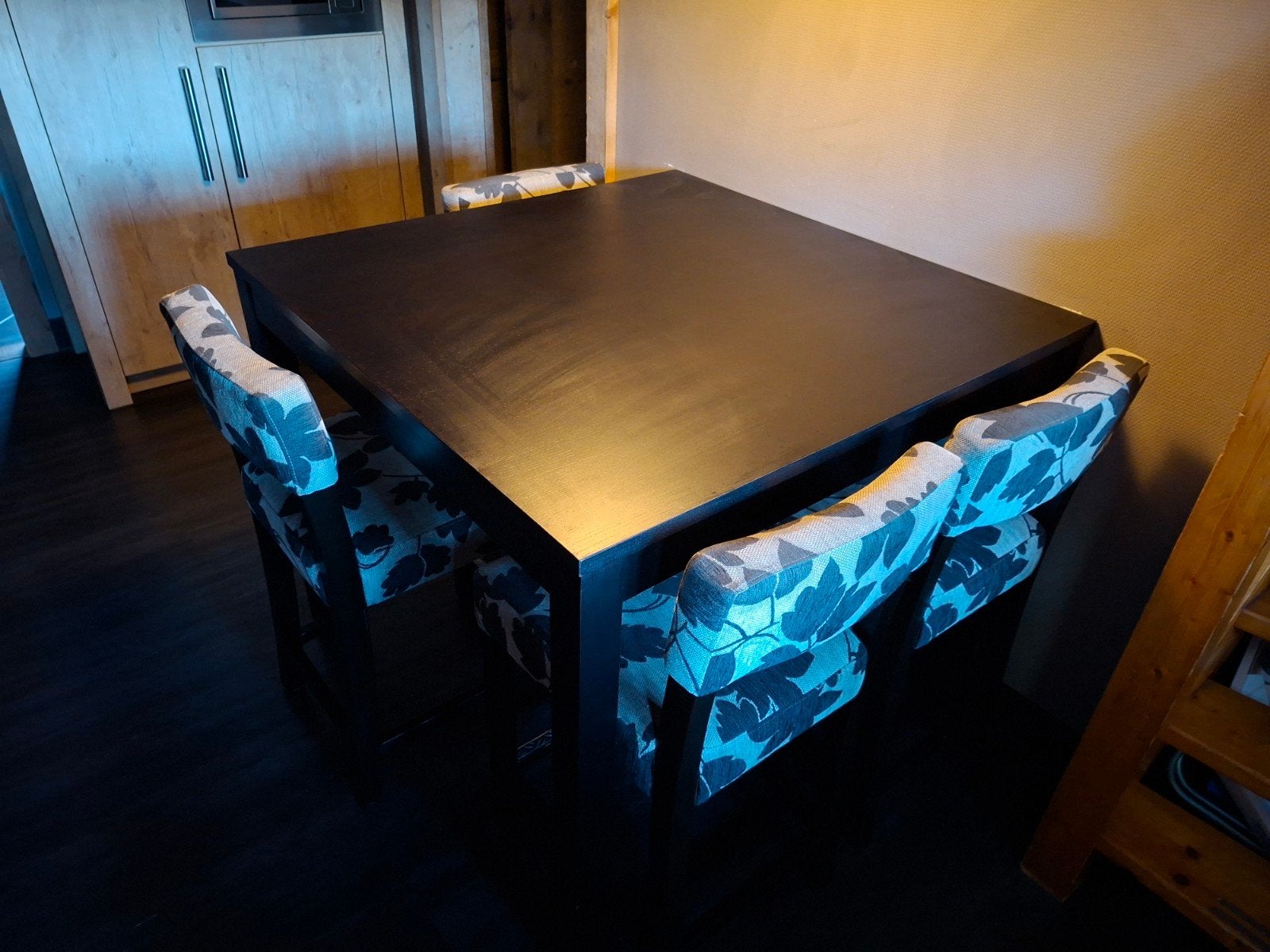 Verhoogde eettafel met 4 stoelen, Ophalen, Gebruikt, Vierkant, Vier personen
