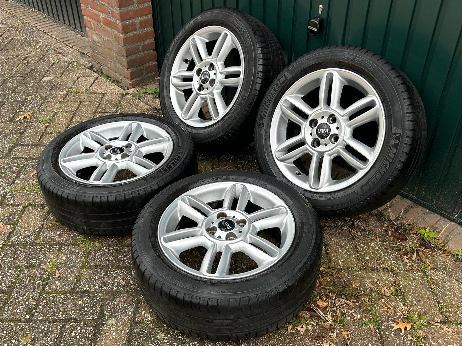 OEM 4x100 Mini Velgen met Zomerbanden, Ophalen, 16 inch, Banden en Velgen, 195 mm