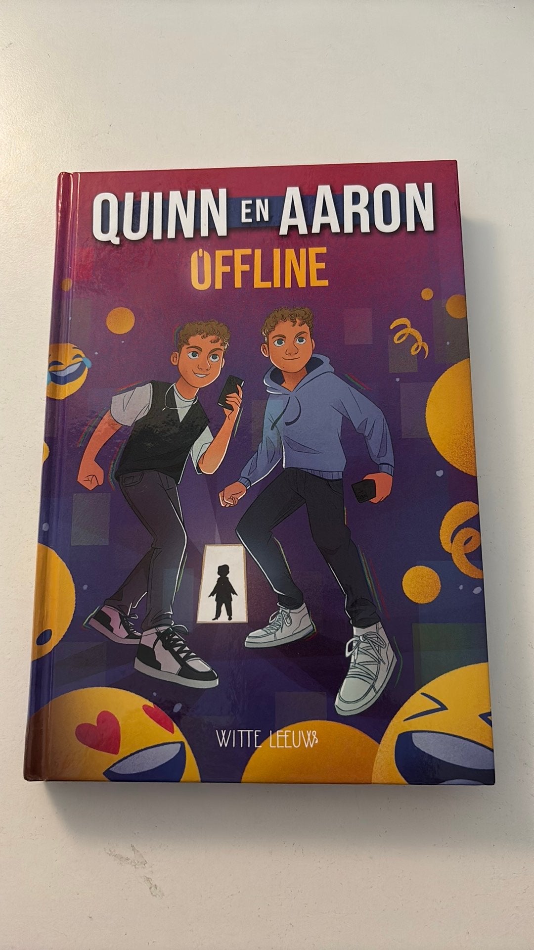 Quinn en Aaron offline, Ophalen of Verzenden, Zo goed als nieuw, Fictie