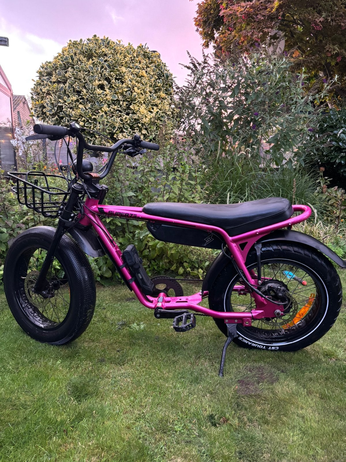 Fatbike SUPER73-Z Miami kleur Prickly Pink., Fietsen en Brommers, 59 cm of meer, Ophalen, Zo goed als nieuw, Aluminium