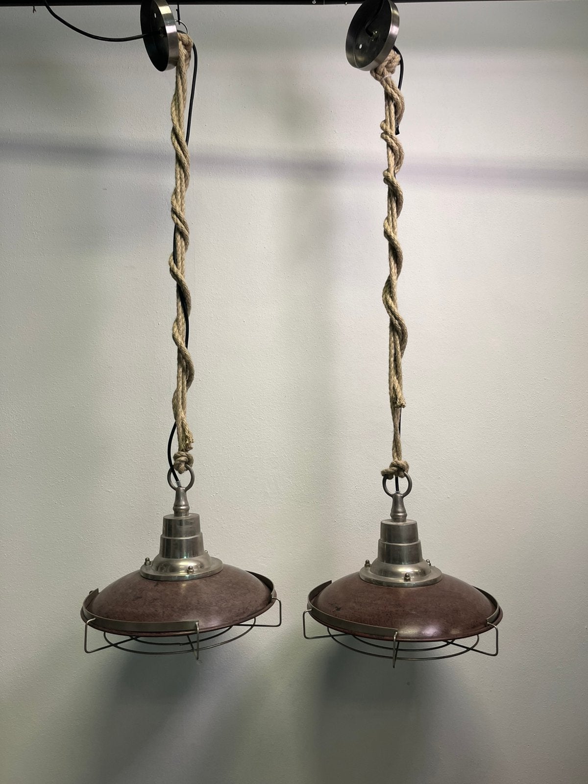 Set 2 industriële hanglampen met kooi en touw, Ophalen