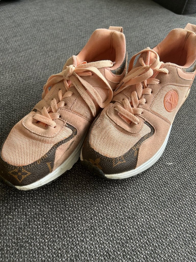 Louis Vuitton dames sneaker maat 38/39, Ophalen, Louis Vuitton, Roze, Sneakers of Gympen