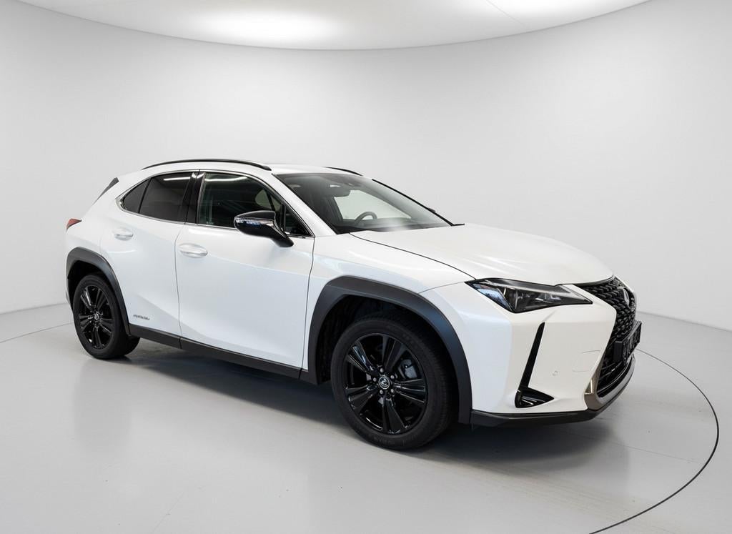 Lexus UX 250h Luxury Line | Carplay | Stoelverwarming | Adap, Gebruikt, Zwart, 4 cilinders, Met garantie (alle)
