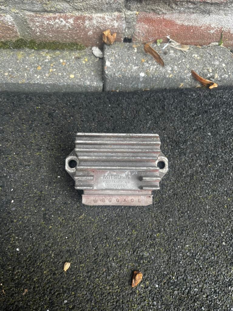 Gilera runner spanningsregelaar 125/180cc, Ophalen of Verzenden