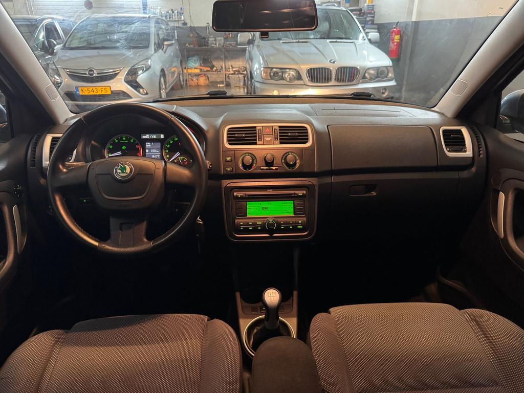 Skoda Fabia 1.4-16V Dynamic AIRCO|CRUISE|NAP|, Voorwielaandrijving, Zwart, 4 cilinders, Blauw