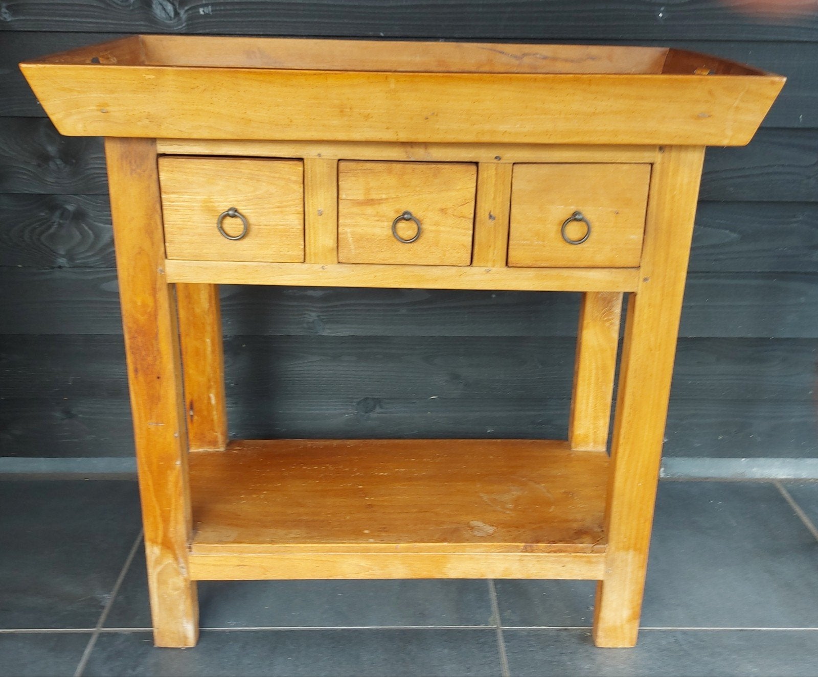 Houten kastje met 3 laden en los dienblad - 83x43 cm, Huis en Inrichting, Kasten | Ladekasten, Ophalen, Gebruikt, 50 tot 100 cm