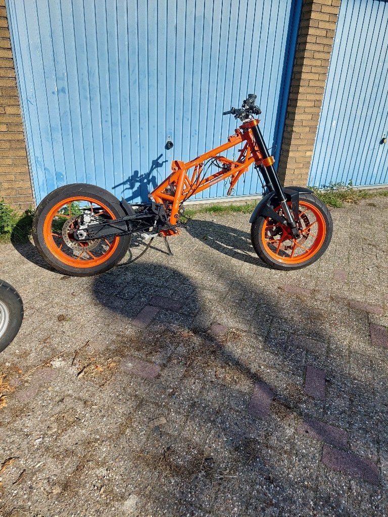Duke 4 690 wielset, Ophalen of Verzenden