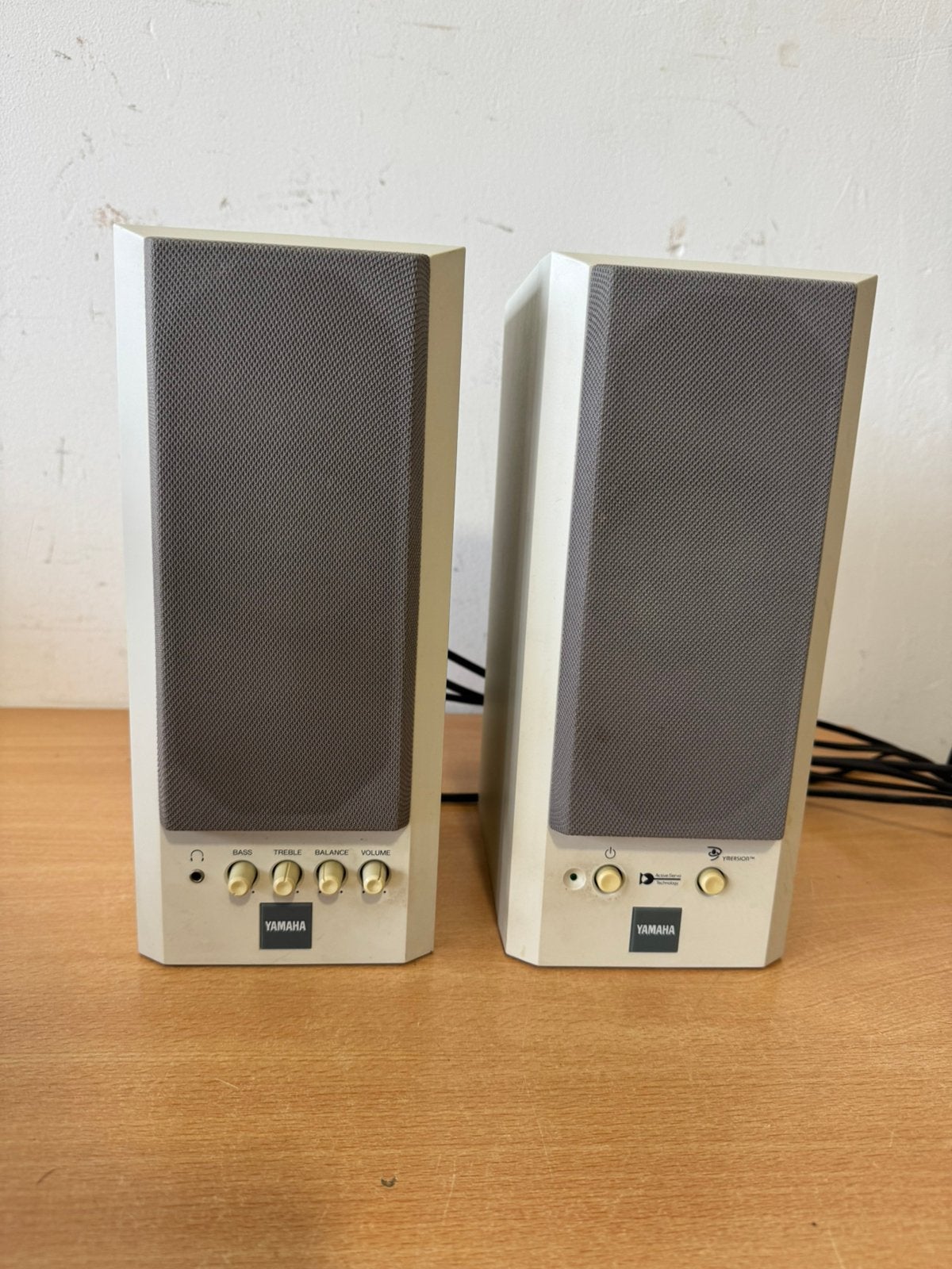 Actieve 2 Weg Speakers Yamaha YST-M100, Audio, Tv en Foto, Gebruikt, Speakerset, Yamaha, Ophalen of Verzenden