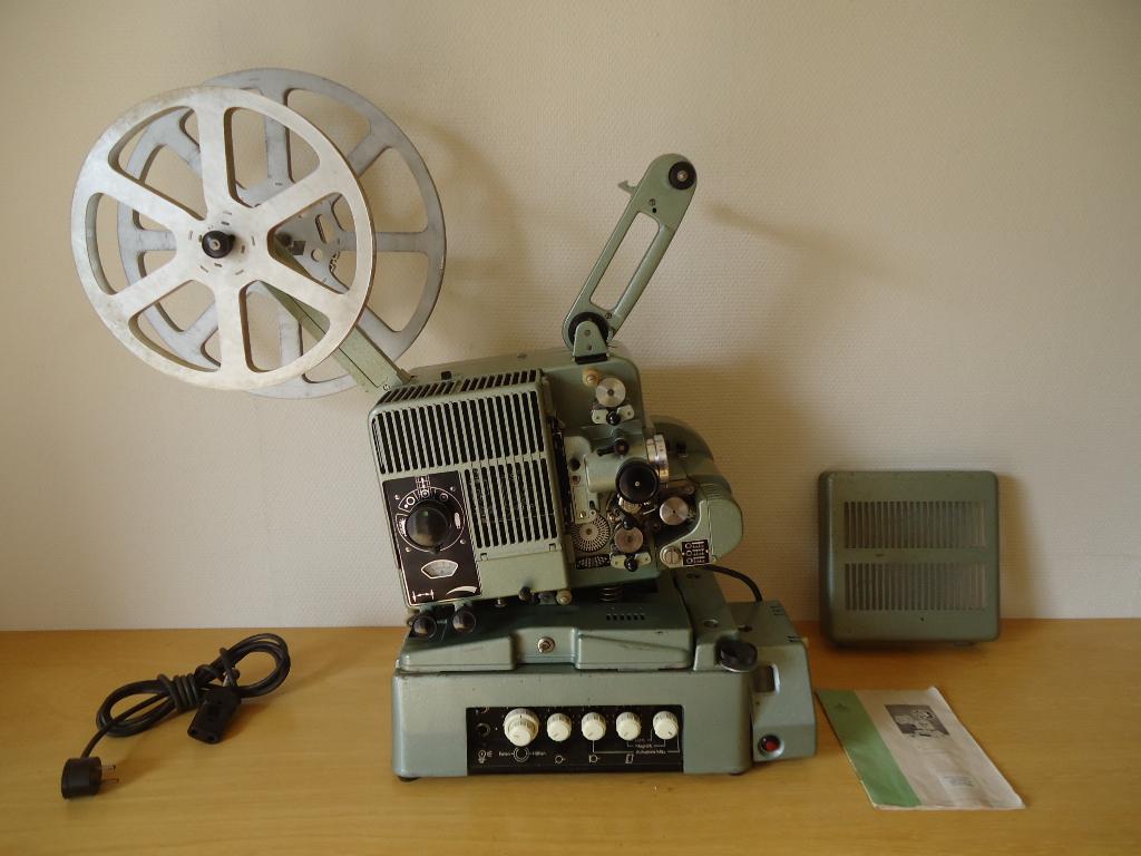 siemens p2000 2000 zweiband projektor 16mm, Ophalen, 1960 tot 1980