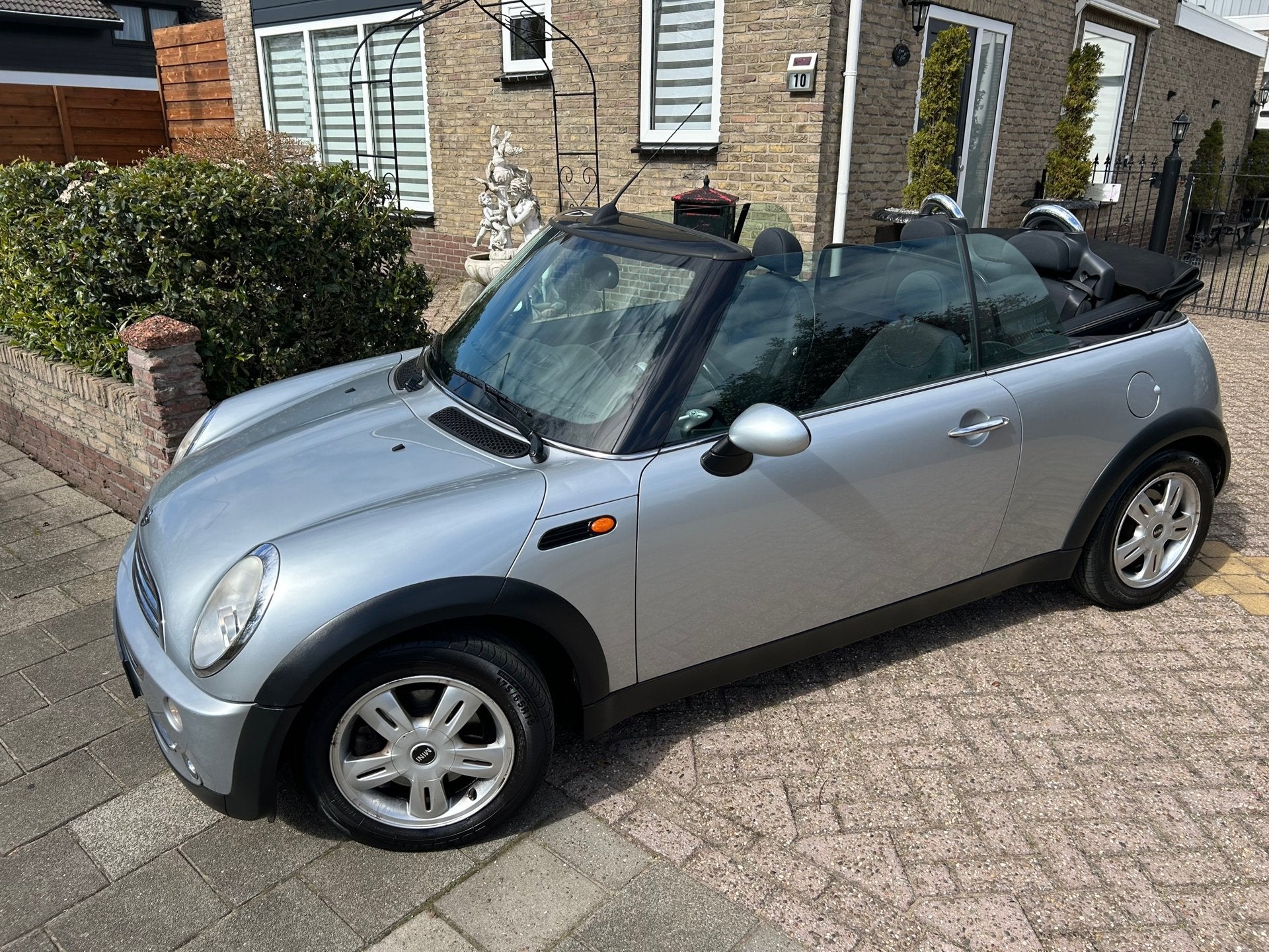 Mini Mini Cabrio 1.6 Cooper Pepper zeer nette staat!, Voorwielaandrijving, Dealer onderhouden, Gebruikt, 4 cilinders