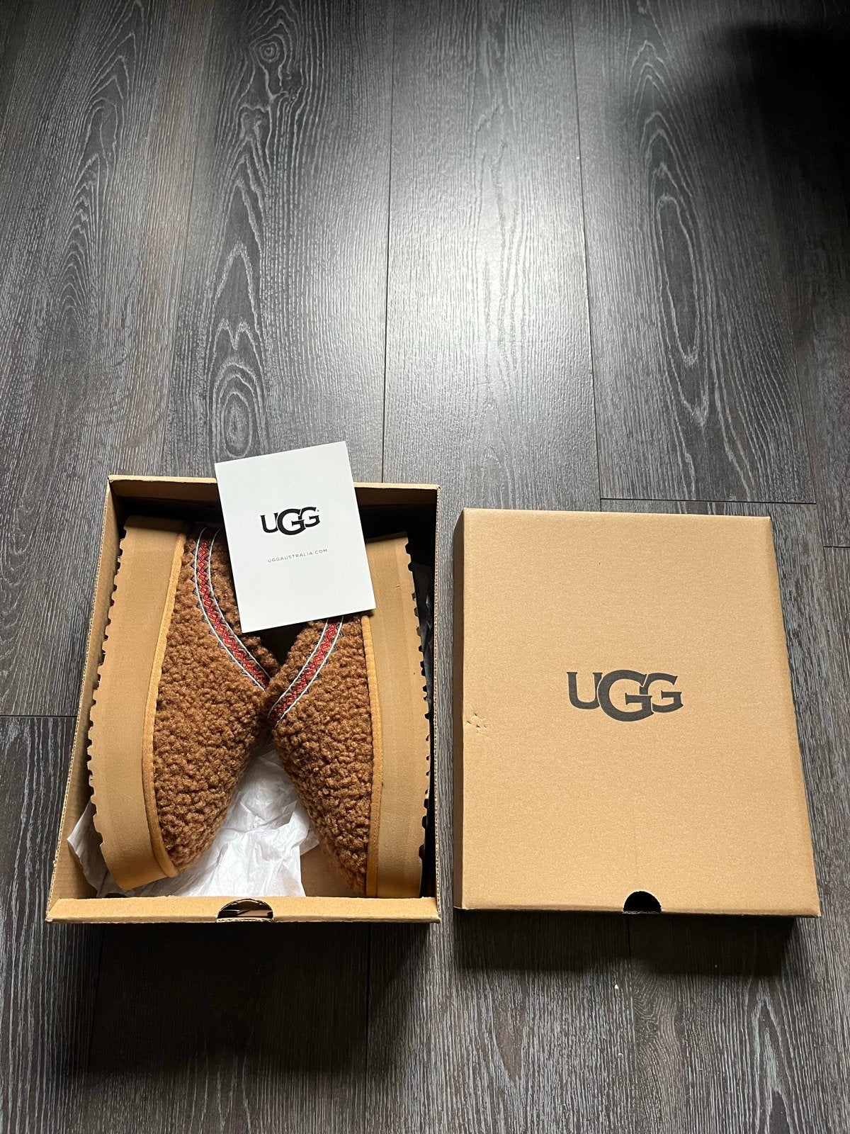 Nieuwe UGG Pantoffels Bruin Maat 38, Ophalen of Verzenden, Nieuw, Bruin, Pantoffels of Sloffen