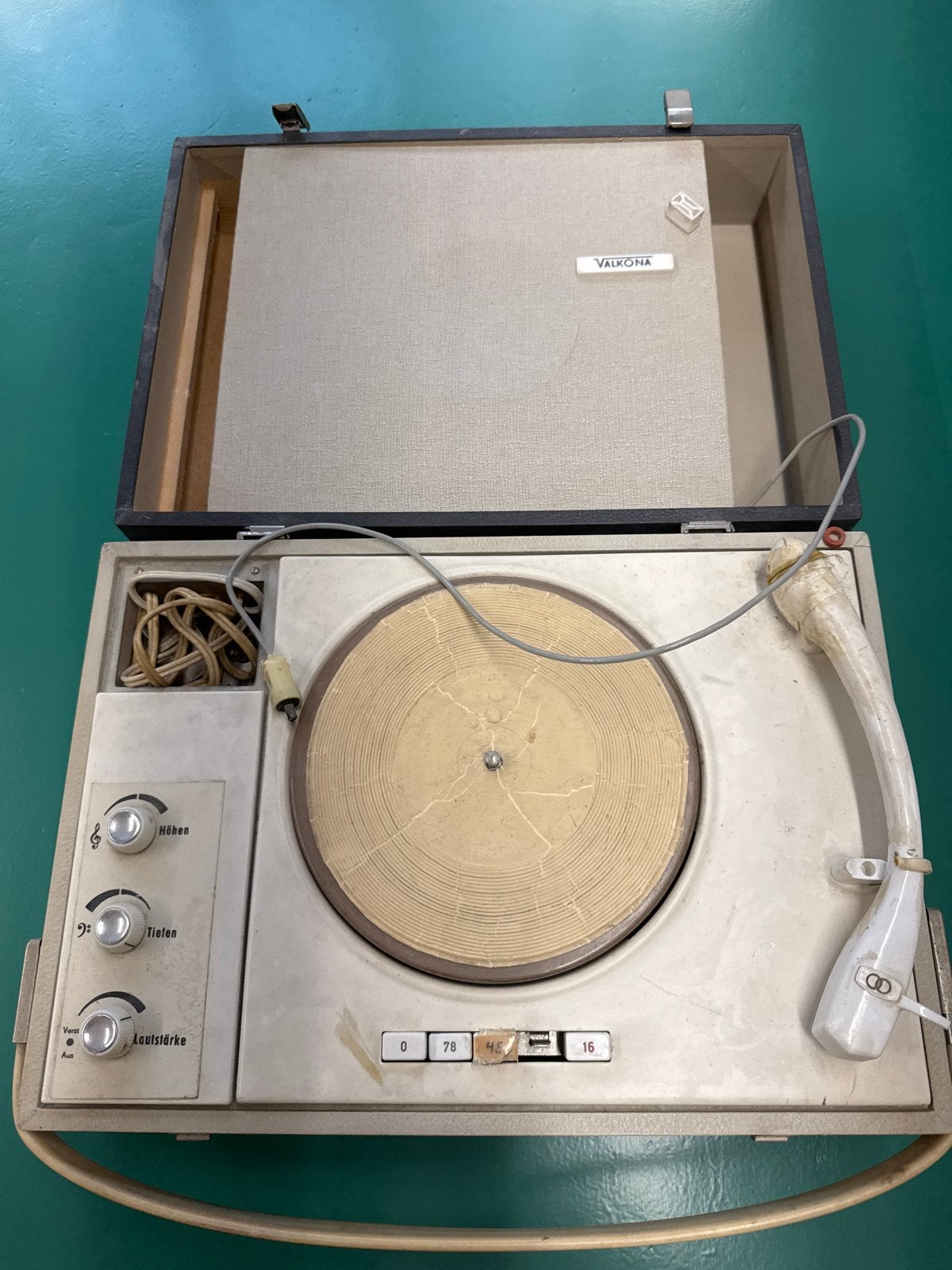 Vintage Vulkona Platenspeler - Draagbaar en Klassiek, Audio, Tv en Foto, Platenspelers, Ophalen of Verzenden, Niet werkend, Platenspeler