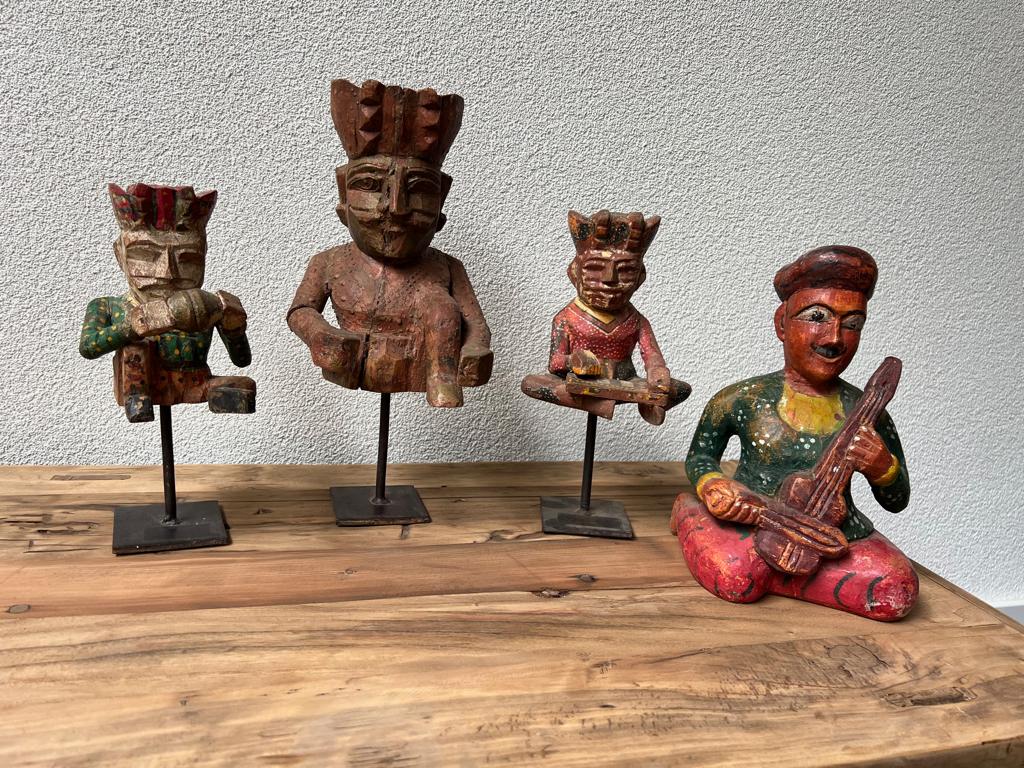 India houtsnijwerk oude beelden indiase muzikanten beeld, Antiek en Kunst, Ophalen of Verzenden