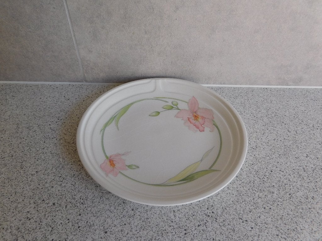 Bord 17 cm. Celebrity Johnson Brothers, Overige merken, Ophalen of Verzenden, Zo goed als nieuw, Bord(en)