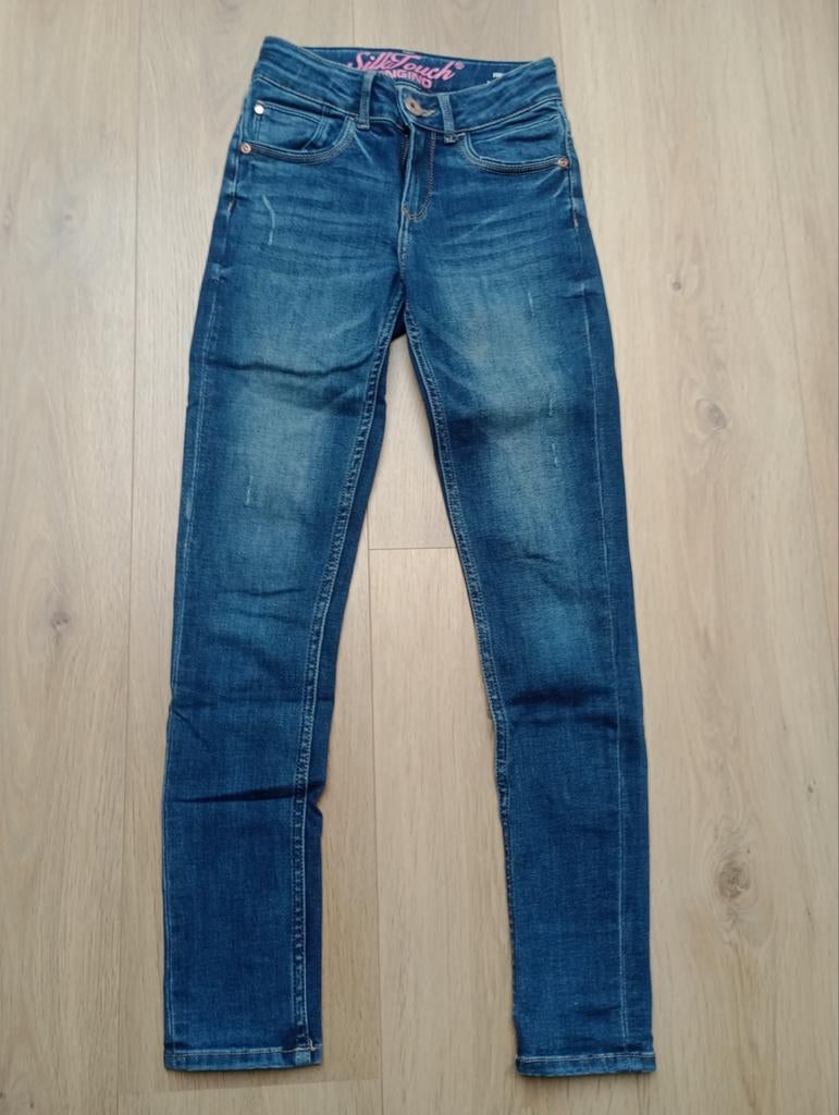 Blauwe skinny jeans - Vingino- maat 140, Broek, Meisje, Ophalen of Verzenden, Zo goed als nieuw