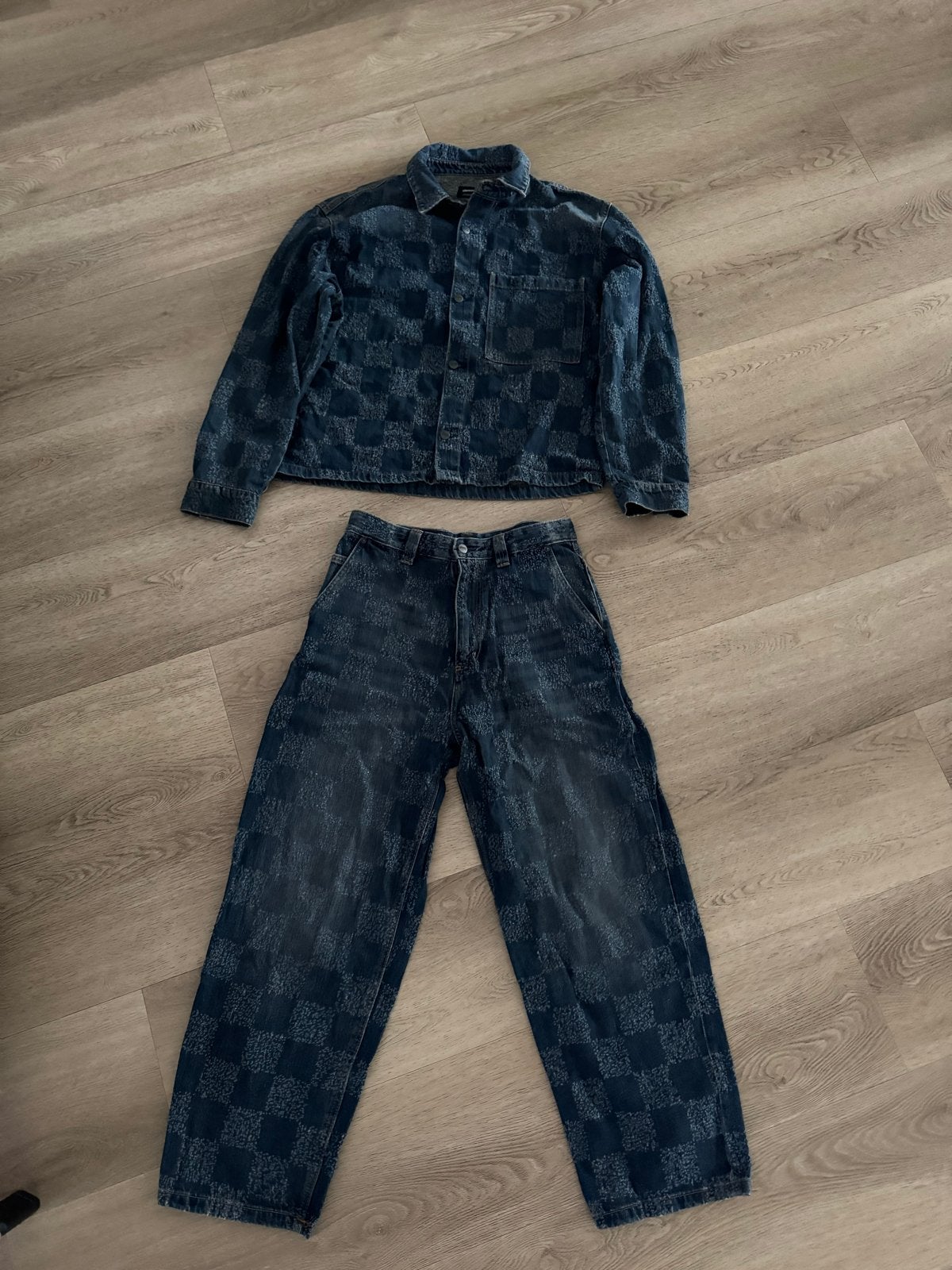 Stijlvolle denim set van Pull & Bear: jasje en broek, Kleding | Heren, Spijkerbroeken en Jeans, Ophalen of Verzenden, Zo goed als nieuw