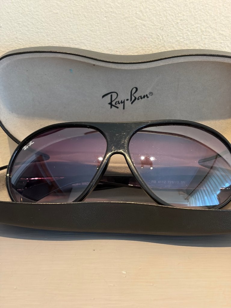 Ray-Ban RB 4112 zonnebril zwart montuur glazen kleurverloop, Zonnebril, Zwart, Ophalen of Verzenden, Zo goed als nieuw