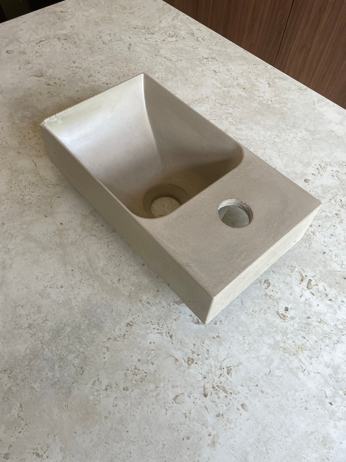 Fontein toilet zand, kraangat links, Ophalen of Verzenden, Gebruikt, Steen, Wastafel
