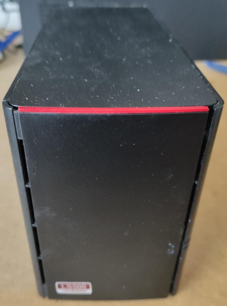 BUFFALO NAS LS520DE inclusief 2x WD 500GB HDD's, Computers en Software, NAS, Ophalen of Verzenden, Zo goed als nieuw