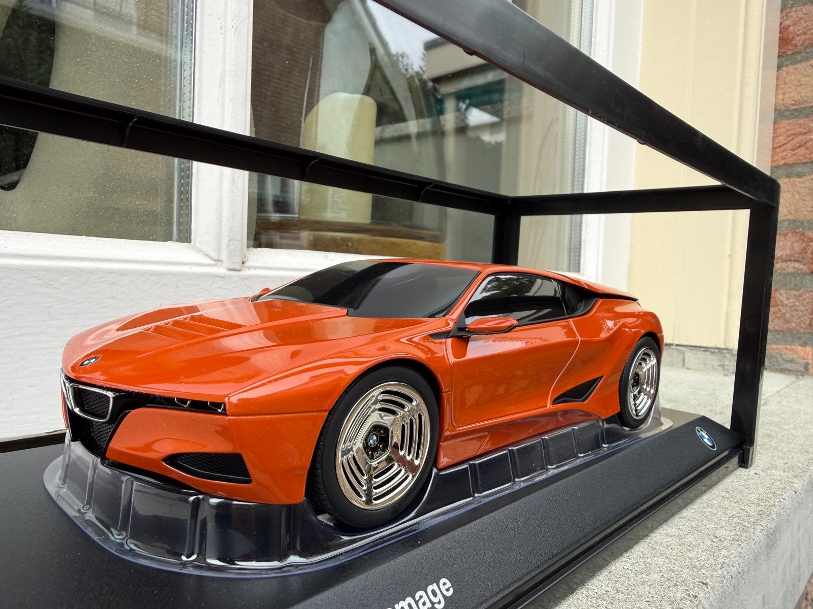 1:18 BMW M1 Hommage Orange Metallic Norev BMW Dealer, Hobby en Vrije tijd, Auto, Norev, 70-72 Av. de Bohlen, Vaulx-en-Velin, 69120, France