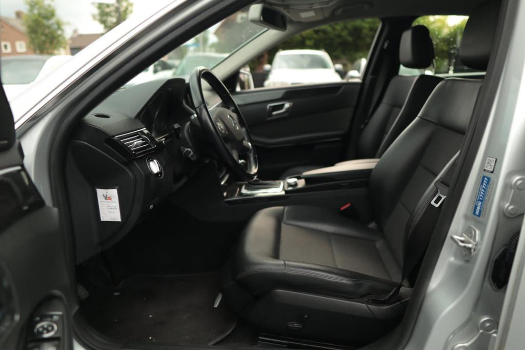 Mercedes-Benz E-klasse 250 CGI Avantgarde|Automaat|Trekhaak|, Auto's, Euro 5, Achterwielaandrijving, Gebruikt, 4 cilinders
