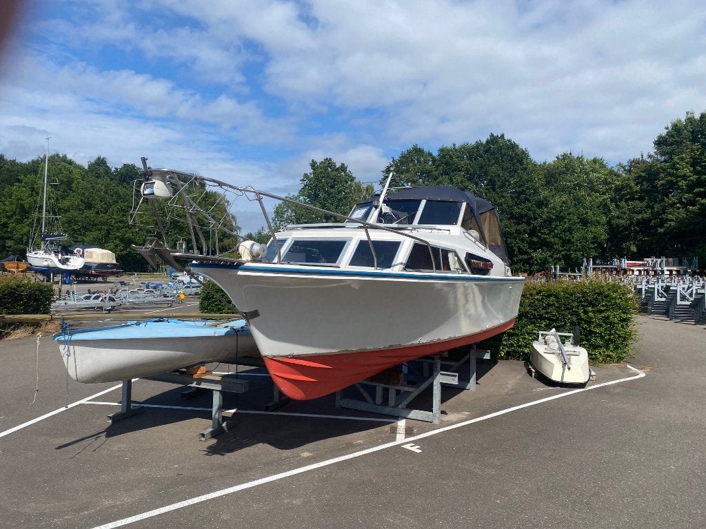 motorjacht motorkruiser opknapper 8,25m, Gebruikt, Binnenboordmotor, 2.00 meter, Walstroom