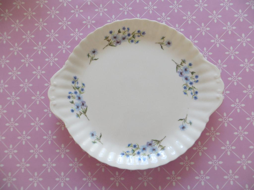 cakeschaal/tea/Blue Rock servies/Scones/blauwe bloemen, Ophalen of Verzenden, Overige stijlen, Porselein, Schaal of Schalen