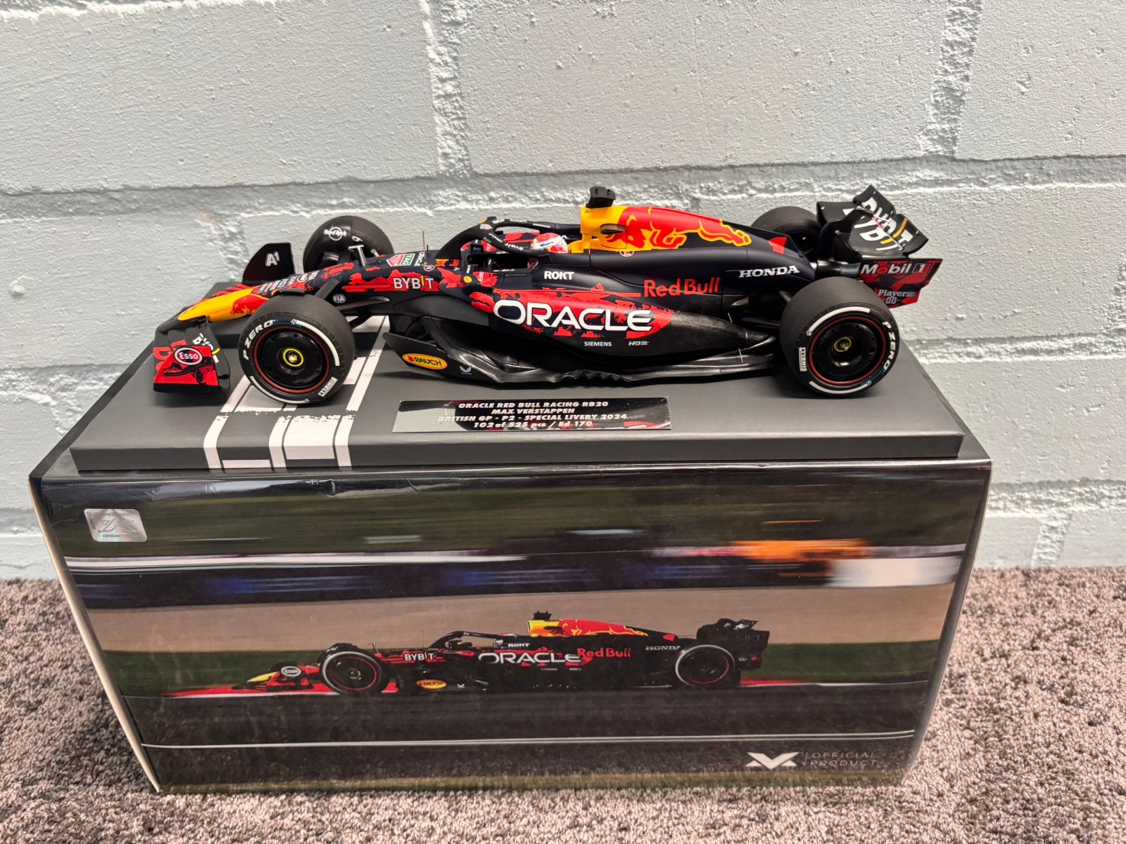 Max verstappen RB20 british special delivery 1:18 model 2024, Hobby en Vrije tijd, Modelbouw | Radiografisch | Auto's, Ophalen of Verzenden