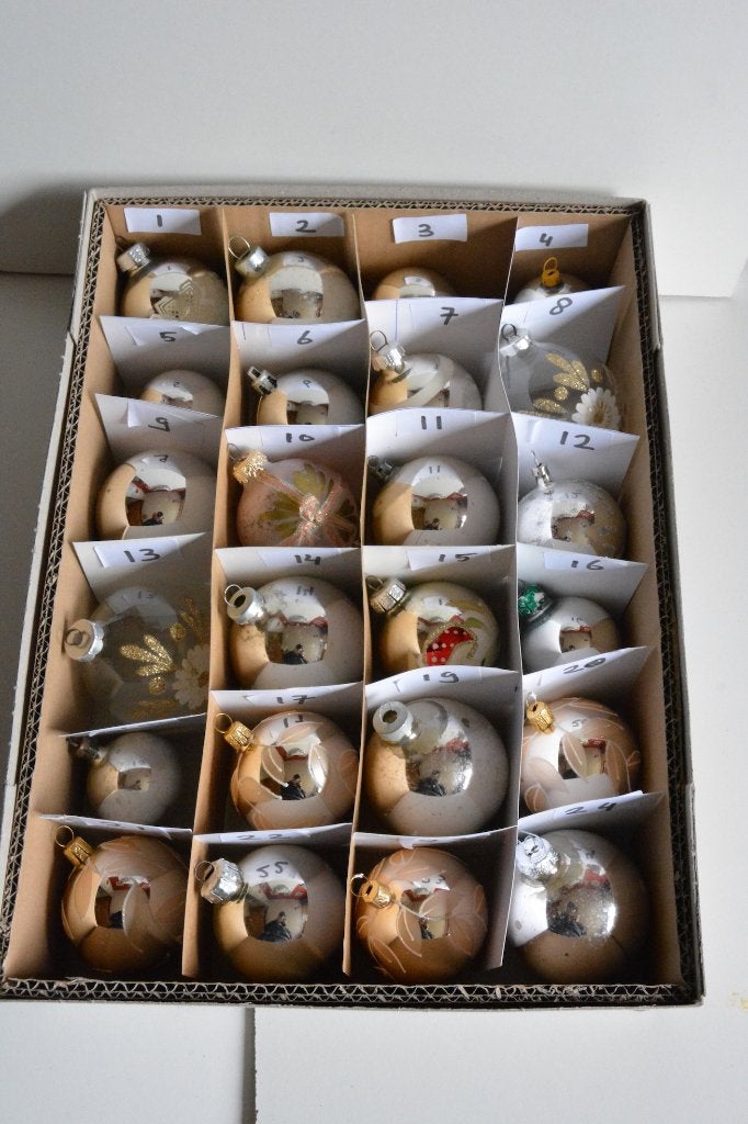Kerstballen zilver Doos 1, Diversen, Ophalen of Verzenden, Zo goed als nieuw