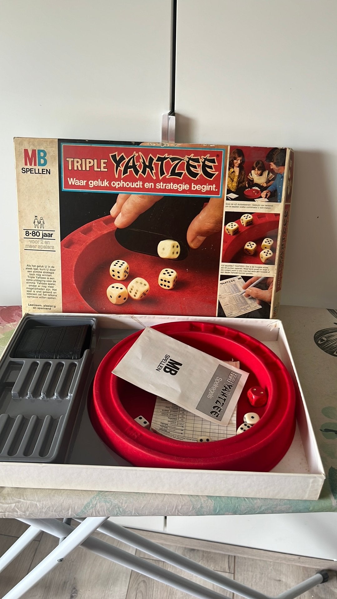 Triple Yahtzee er zitten 2 andere dobbelstenen  bij, Ophalen of Verzenden, Gebruikt