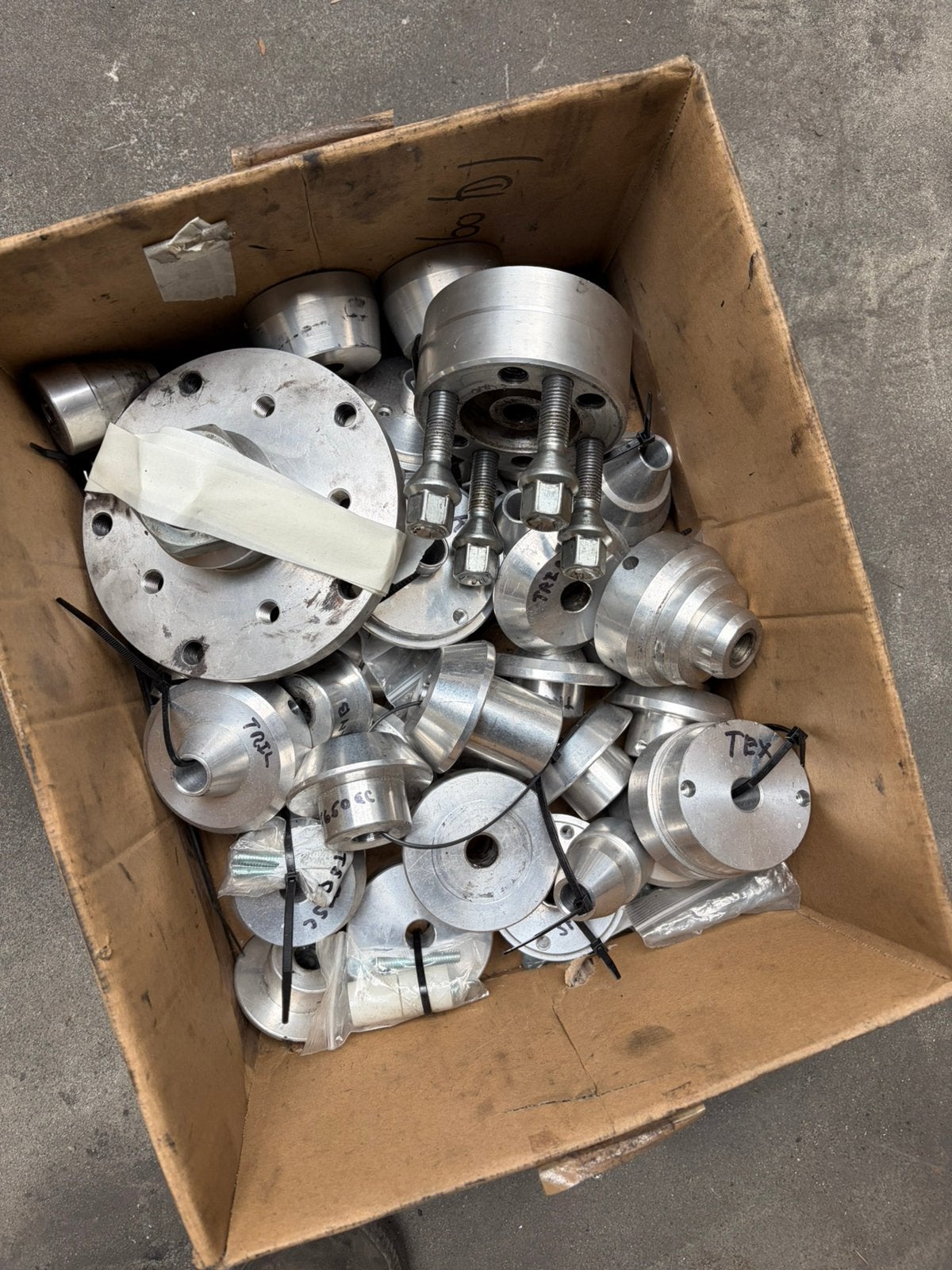 Cones voor motorbanden balanceren (zie lijst) - aluminium, Ophalen, Zo goed als nieuw