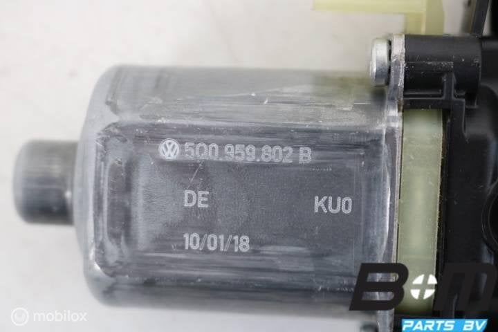 Raammotor linksvoor Audi Q2 81A 5Q0959802B, Gebruikt