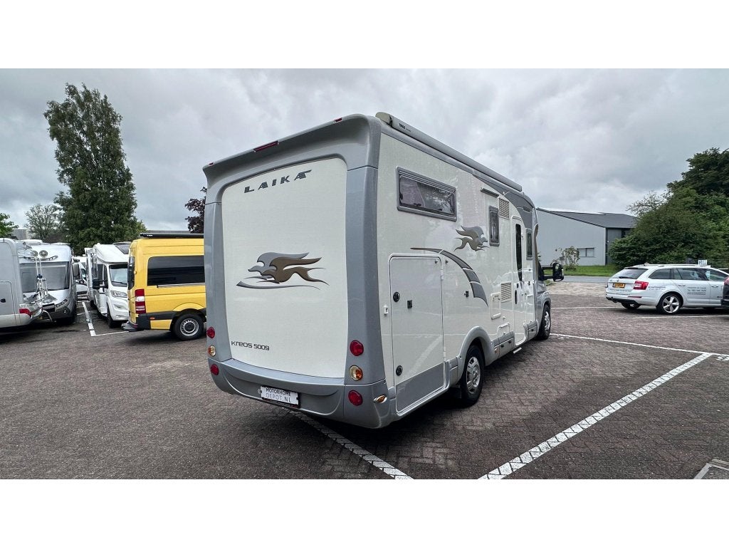 Laika Kreos 5009 NLcamper NAP/ 1-ste eig 150PK Lengtebedden, Caravans en Kamperen, Campers, Vloeistofverwarming, 7 tot 8 meter