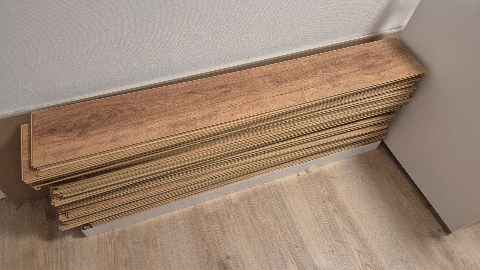 GRATIS net gebruikt laminaat, Ophalen, 50 tot 150 cm, 10 m² of meer, 10 tot 30 cm
