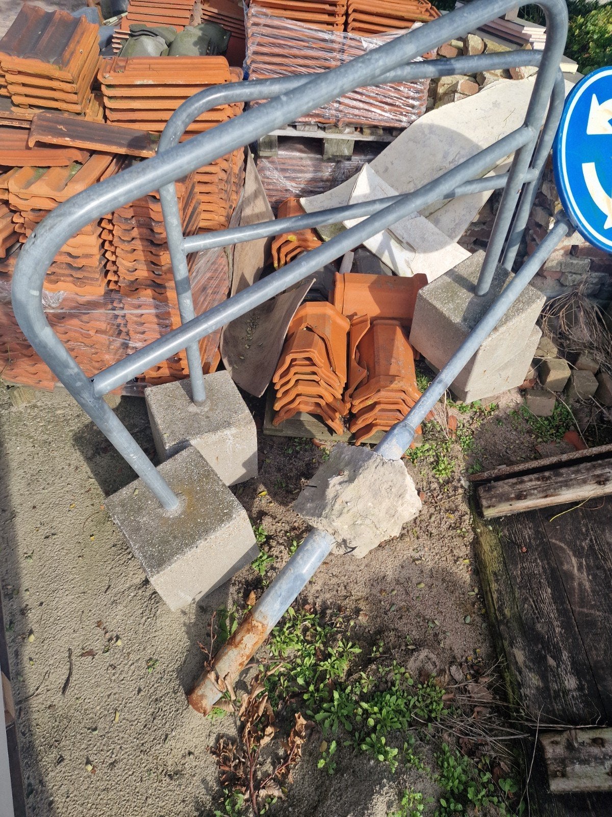 Gebruikte metalen reling met betonnen voetstukken, Ophalen, Gebruikt, Overige typen, Minder dan 2 meter