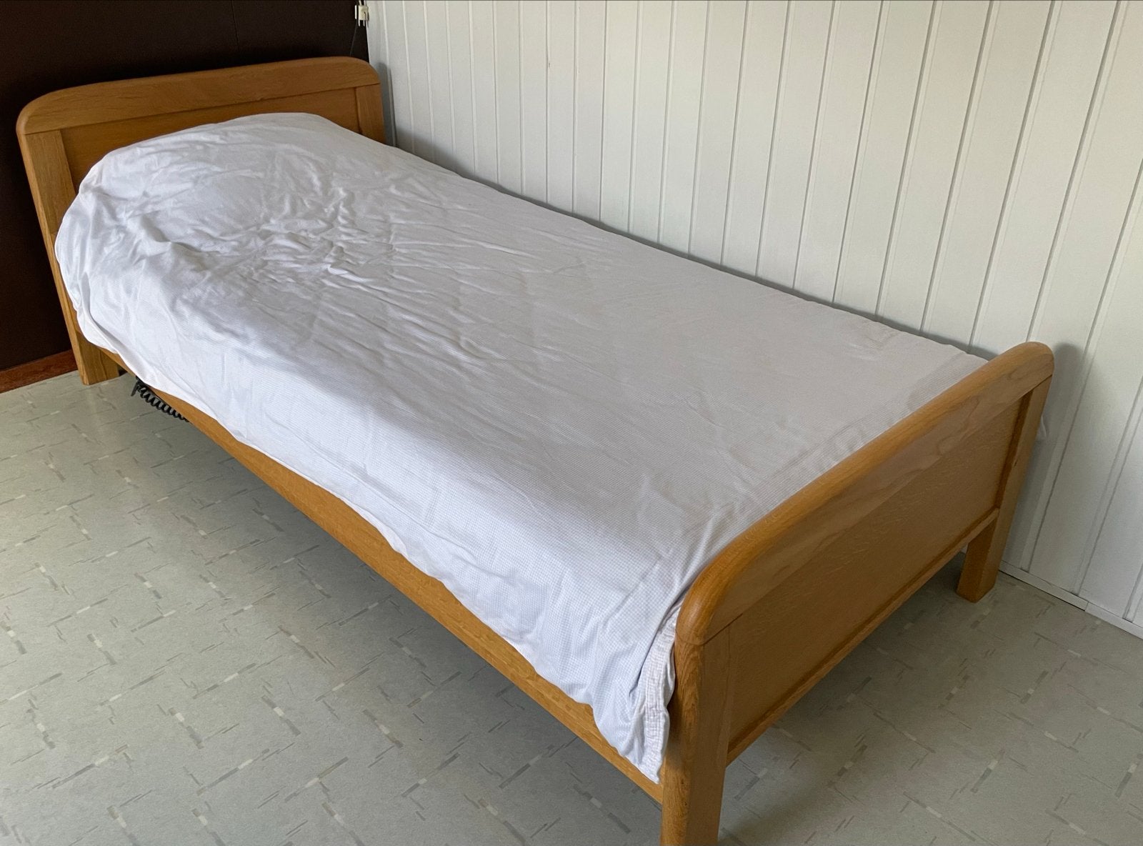 Stevig elektrisch houten bed 90x200 cm, verstelbaar, Ophalen, 90 cm, Eenpersoons, 200 cm