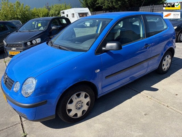 Volkswagen Polo 1.4-16V AUTOMAAT nieuwe apk keuring, Stof, Zwart, Bedrijf, Euro 4