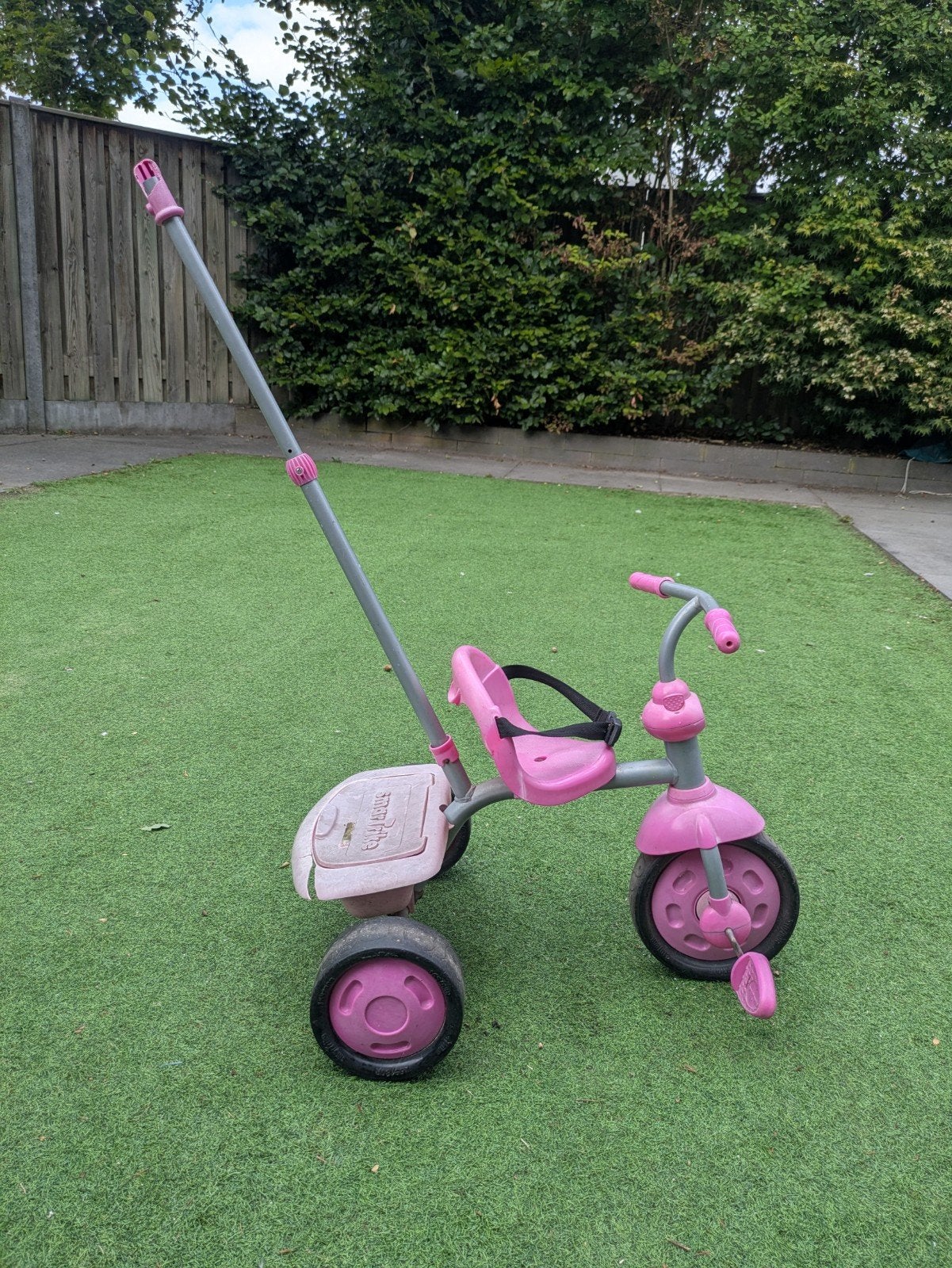 Little Tikes driewieler roze - beschadigd, Fietsen en Brommers, Fietsen | Driewielers, Ophalen, Gebruikt, Little Tikes, Duwstang