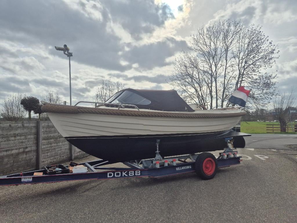 Makma Pecheur 700 - luxe uitvoering - vaarklaar, 10 tot 30 pk, Gebruikt, Binnenboordmotor, 6 meter of meer