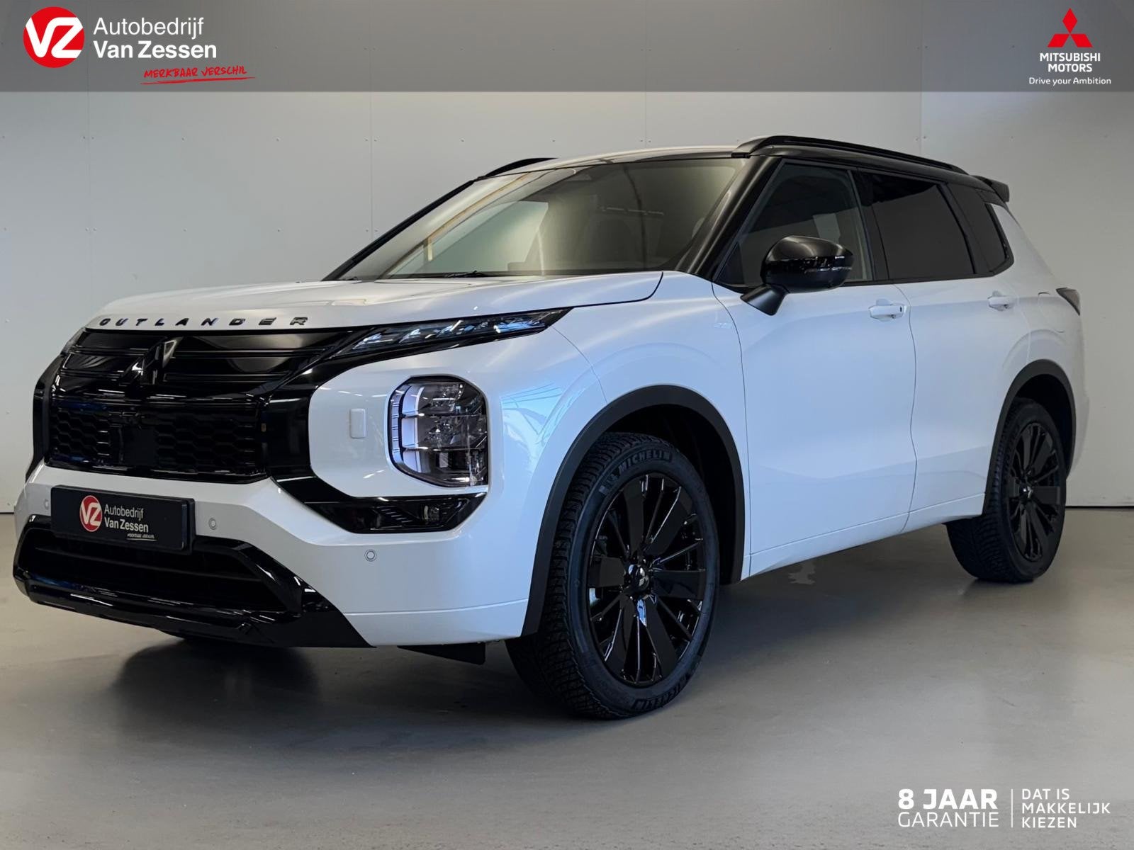 Mitsubishi Outlander 2.4 PHEV Instyle+ Black Edition | Actie, Auto's, Automaat, 136 pk, Outlander, 4 cilinders