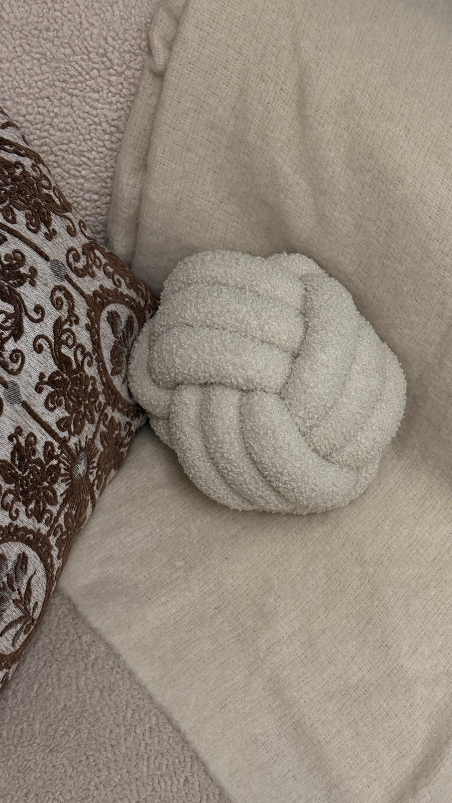 Kwantum kussen - Crème knoopkussen, Huis en Inrichting, Overige merken, Beige, Ophalen of Verzenden, Zo goed als nieuw