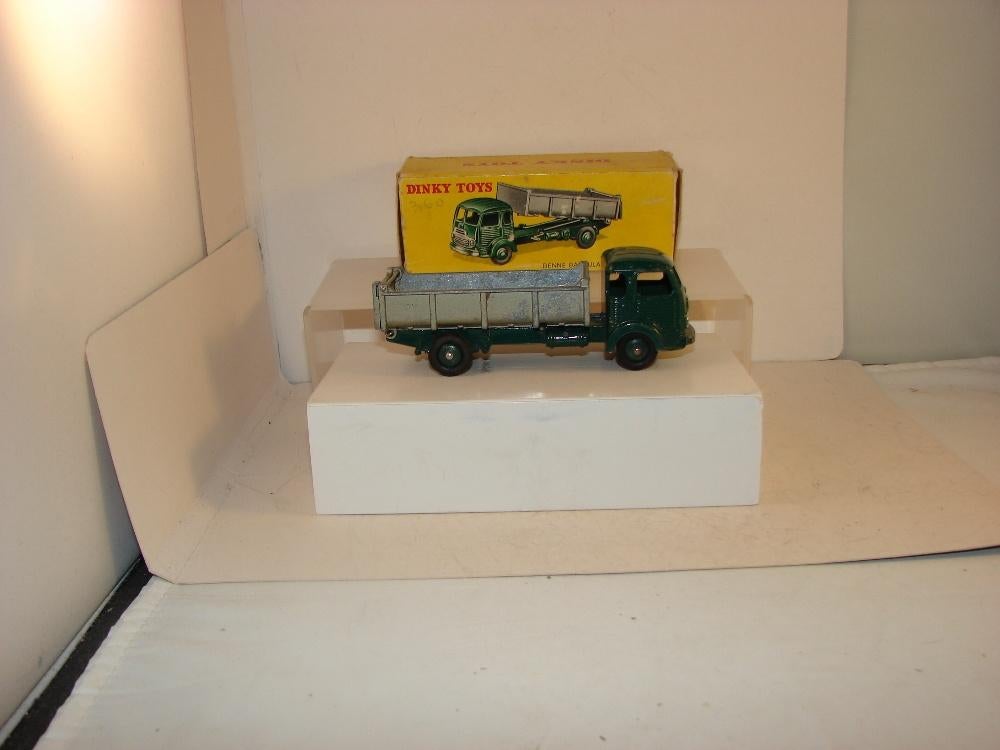 Franse dinky toy 33B Simca Dump Truck in doos uit 1955., Ophalen of Verzenden, Zo goed als nieuw, Bus of Vrachtwagen, Dinky Toys
