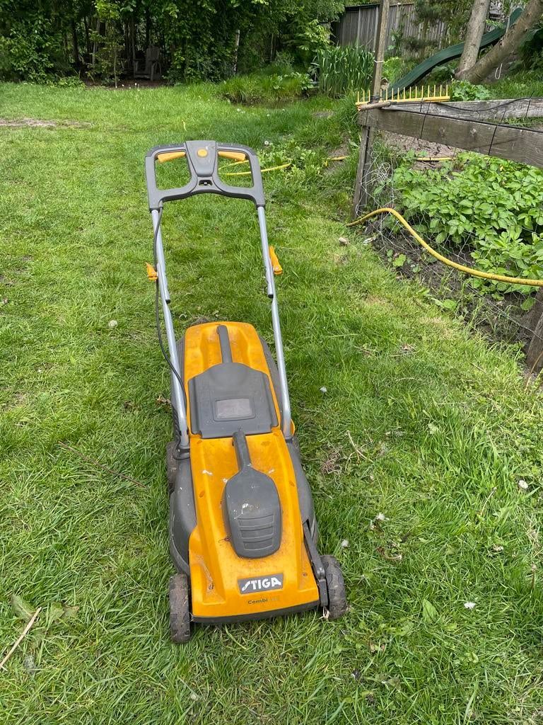 Stiga Combi Elektrische Grasmaaier - Gebruikt, Tuin en Terras, Grasmaaiers, Cirkelmaaier, Elektrische grasmaaier, Verzenden, Zo goed als nieuw