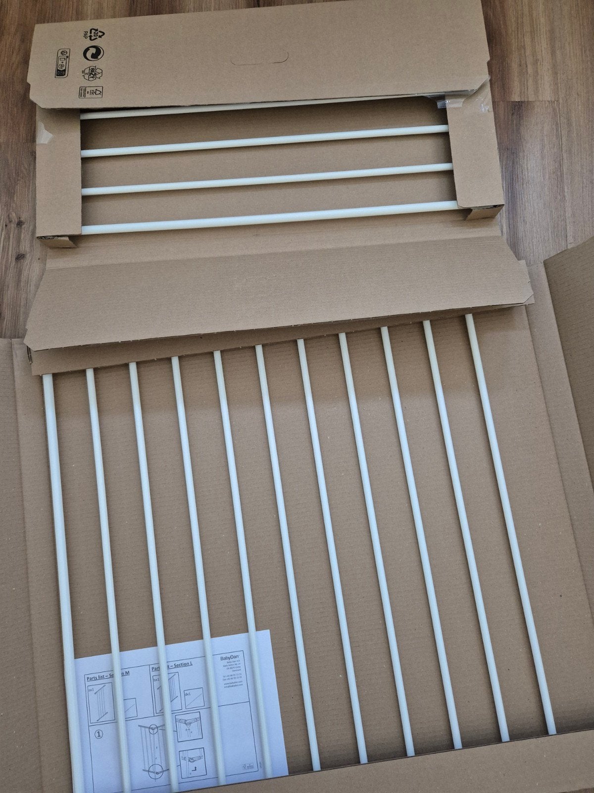 BabyDan Flex Veiligheidshek twee verlengstukken 33 en 72 cm, Kinderen en Baby's, Traphekjes, Ophalen, Nieuw, Metaal of IJzer, Schroefhekje