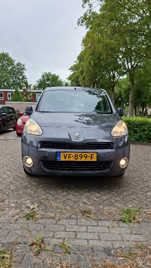 Peugeot Partner 1.6 HDi / 70.000 km, APK & Distributie Riem, Auto's, Bestelauto's, Particulier, Aangepast voor mindervaliden, ABS