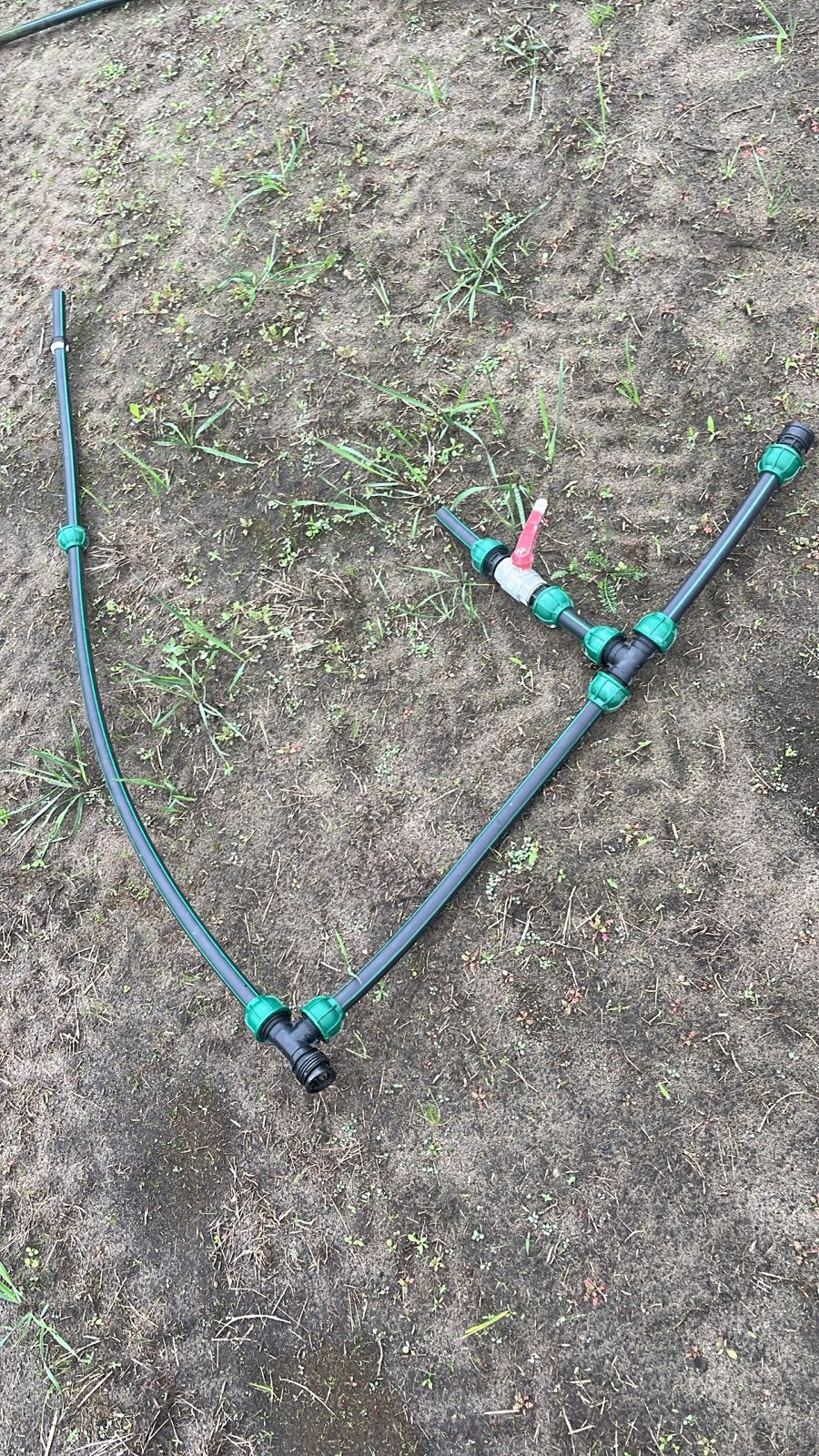 Sproeisysteem met slangen, kraanstukken en sproeikoppen, Tuin en Terras, Tuinsproeiers, Ophalen of Verzenden, Gebruikt, Overige typen